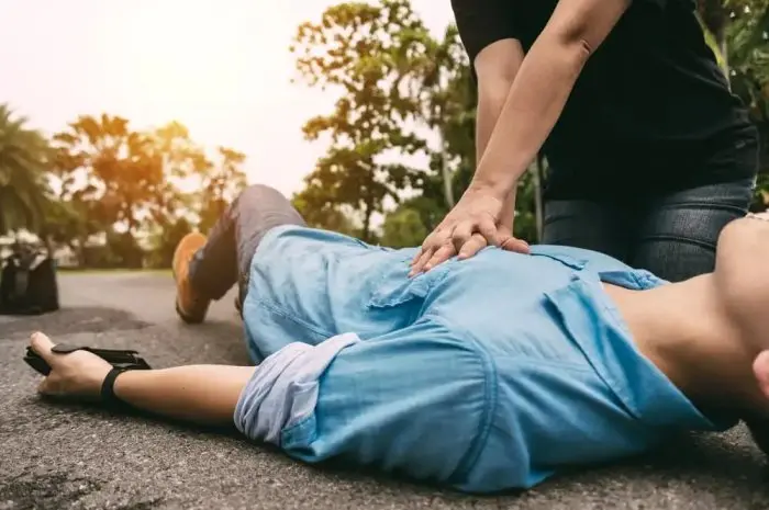 Heart Attack First Aid: What to Do